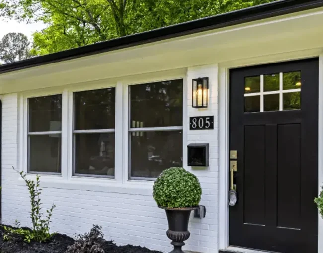 summer accent colors, summer home, exterior painters in Burnaby, exterior painters in Vancouver, Exterior summer, AZ paintings, Best painters in canadaa