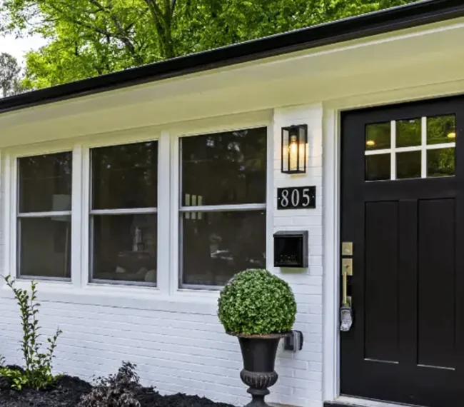 summer accent colors, summer home, exterior painters in Burnaby, exterior painters in Vancouver, Exterior summer, AZ paintings, Best painters in canadaa